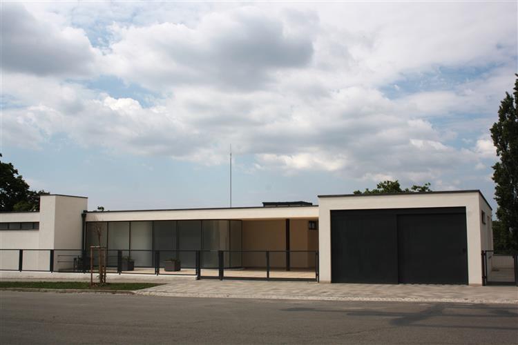 mies van der rohe tugendhat house
