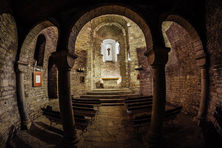 Interior, Saint Nicholas Rotunda in Cieszyn, Poland, 1180 - Arquitectura románica