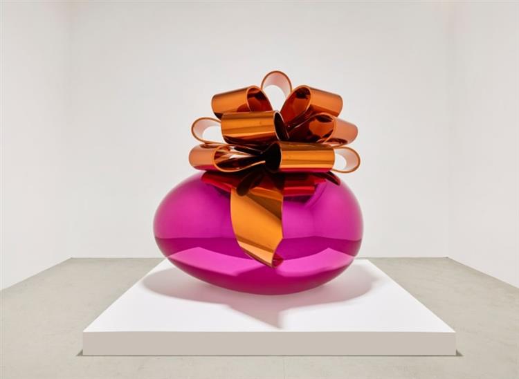 mooth Egg with Bow (Magenta/Orange), 1994 - 2009 - Jeff Koons