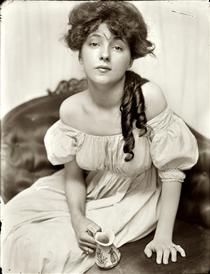 Miss N (Portrait of Evelyn Nesbit) - Gertrude Kasebier