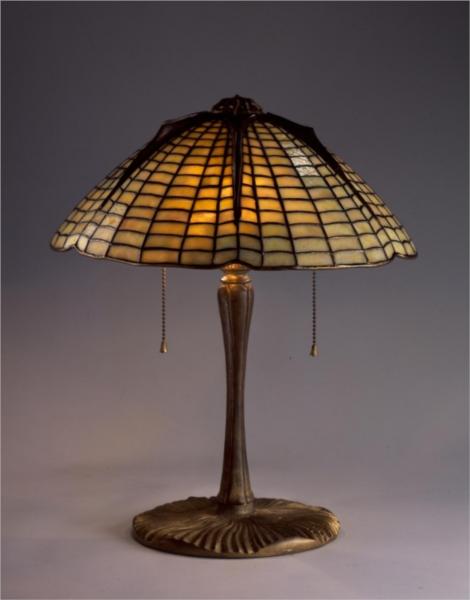 Reading Lamp. Heavy Ribs design (Spider and Web), 1902 - Louis Comfort Tiffany