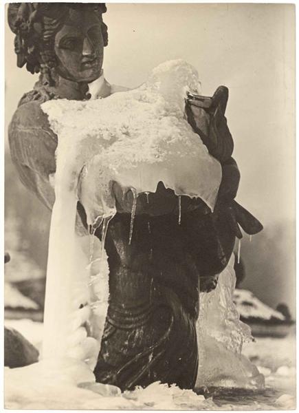 Frozen Fountain, 1935 - Пьер Дюбрёй